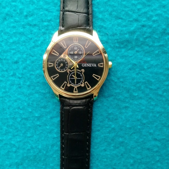 Watch - Picture 3 of 3